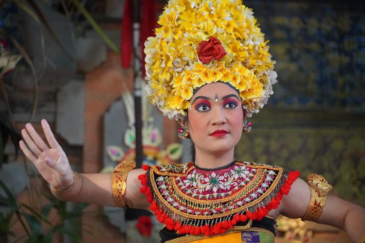 Balinesisk dans er et af mange yndede turistmål på tropeøen Bali. Nu presses turismeindustrien af en ny lov, som forbyder sex uden for ægteskabet. Foto: Sebastian Stryhn Kjeldtoft 