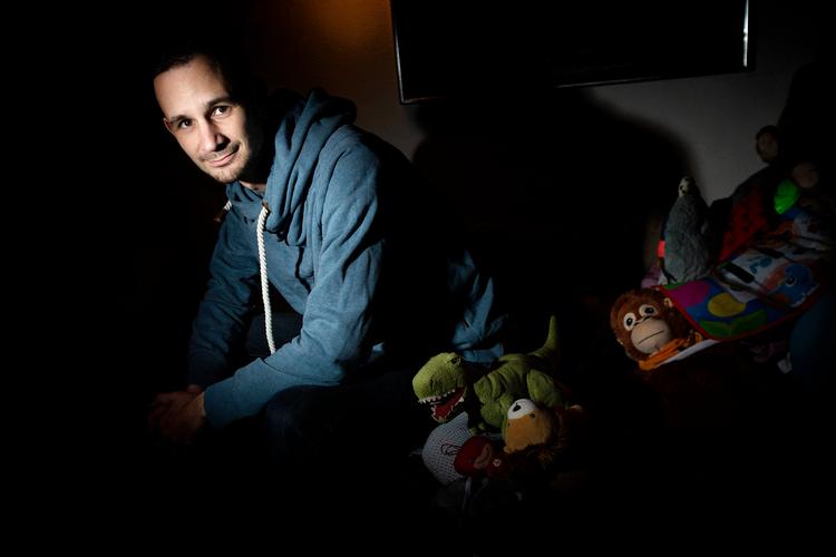 Nicolai Køster Rimval er medfar til Storm på 21 måneder. Han håber, at de danske adoptionsregler bliver ændret, så han kan blive anerkendt som juridisk forælder.  Foto: Martin Lehmann