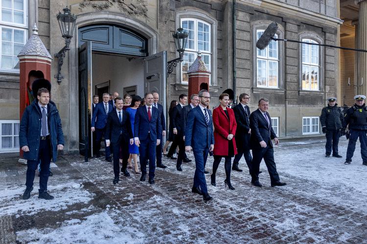 SVM-regeringen præsenteres på Amalienborg. Foto: Jacob Ehrbahn