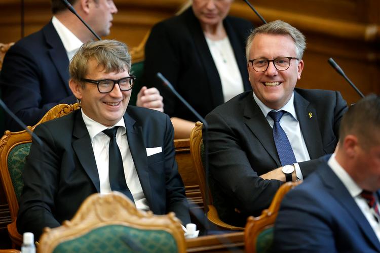 Troels Lund Poulsen og Morten Bødskov blev begge valgt ind i Folketinget i 2001. De har begge en særlig fornemmelse for magt og det at holde sig til. Foto: Jens Dresling