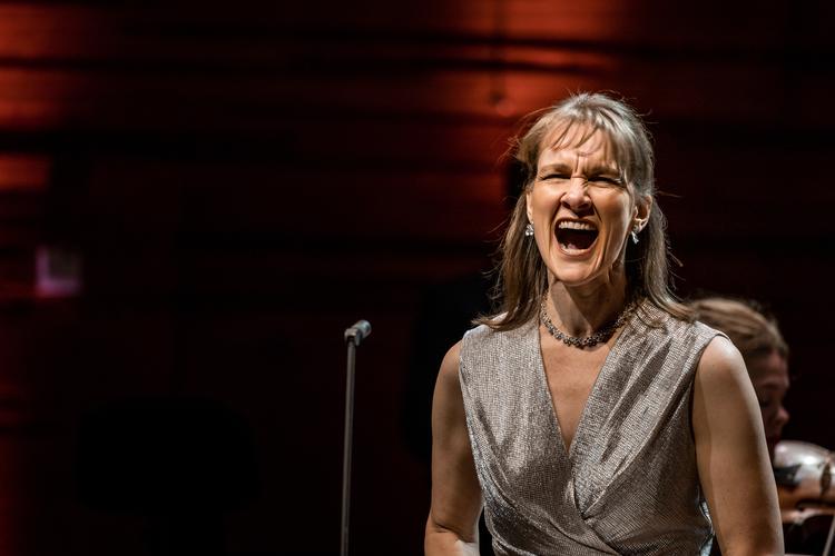 Danmarks Radio stiller op med en anderledes version af G. F. Händels decemberklassiker 'Messias' med masser af overraskende justeringer undervejs.  