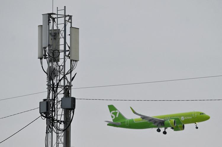 De vestlige sanktioner går blandt andet ud over russernes flytrafik og mobilnettets hastighed. Foto: Alexey Malgavko/Ritzau Scanpix