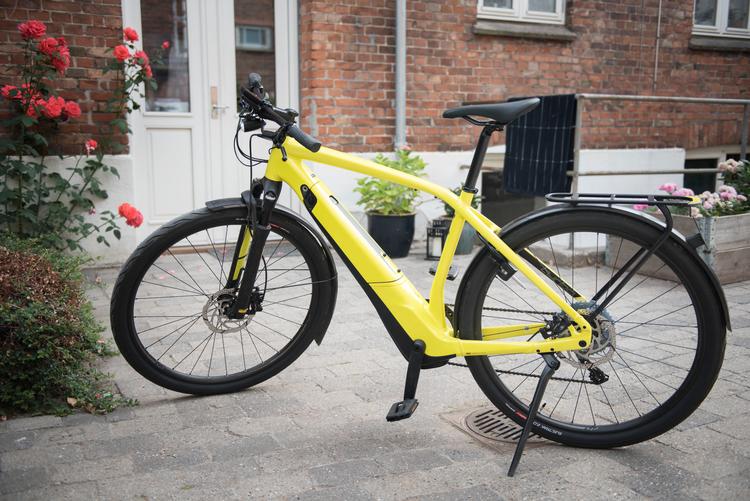 Den superhurtige speed pedelec-elcykel blev lovlig på cykelstierne 1. juli. En speed pedelec adskiller sig fra en normal elcykel ved, at den kan køre, uden at man træder i pedalerne. Lidt ligesom en knallert, bare ikke lige så hurtigt. Foto: Laura Bisgaard Krogh/Ritzau Scanpix