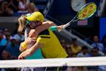 Mixed double har aldrig haft høj status i tennisverdenen, men det er en disciplin, der ofte har fået godt tag i tilskuerne på stadion.   Foto: Matt Rourke/Ritzau Scanpix