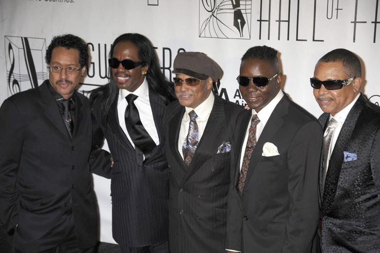 Her ses Earth, Wind &amp; Fire i New York City i 2010. Fra venstre er det Fred White, Verdine White, Al McKay, Philip Bailey og Ralph Johnson. - Foto: Dennis Van Tine/Ritzau Scanpix 