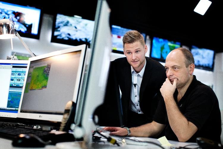 Det er en fejl, og det har vi rettet op på ved at fjerne radaren, skriver TV 2 VEjrets redaktionschef og vært Peter TAnev til Jyllands-Posten.   Foto: Niels Hougaard/Ritzau Scanpix