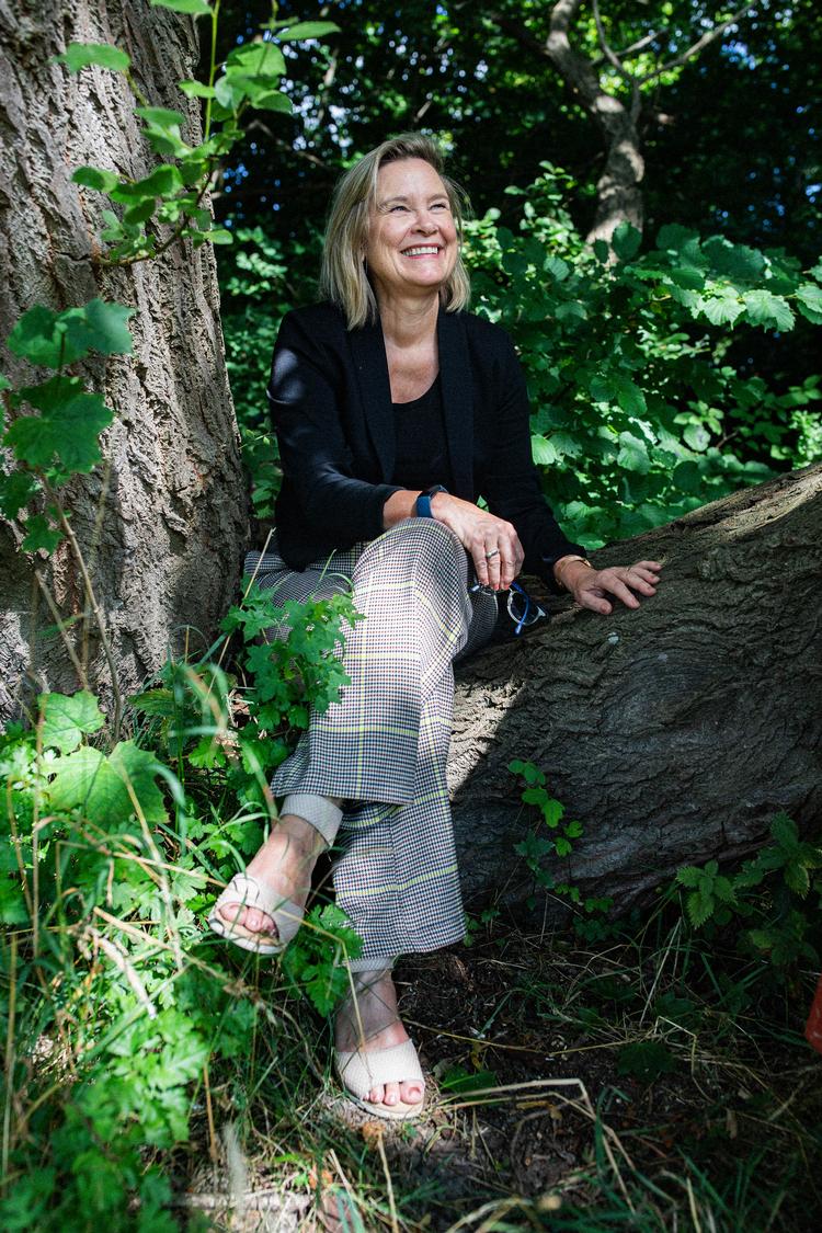 Epidemiolog Lone Simonsen er den kvindelige ekspert, som medierne oftest ringede til i 2022.  