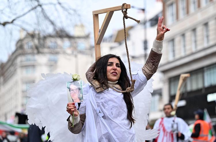 Tidligere i dag blev der demonstreret i London mod det iranske styre.  Foto: Justin Tallis/Ritzau Scanpix