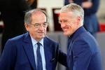 Noel Le Graet ses her med landstræner Didier Deschamps i 2019.  Foto: Francois Mori/Ritzau Scanpix