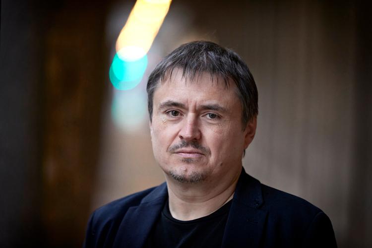 Cristian Mungiu, Rumæniens store filminstruktør, tror ikke, vi er så forskellige endda, og at vi alle instinktivt bekender os til vores egen lille stamme. Foto: Jens Dresling