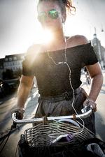 En ny undersøgelse fra DR Medieforskning viser, at podcasts er blevet en integreret del af vores hverdag, og at vi vælger podcast ud fra personlig relevans og interesse. Foto: Peter Klint