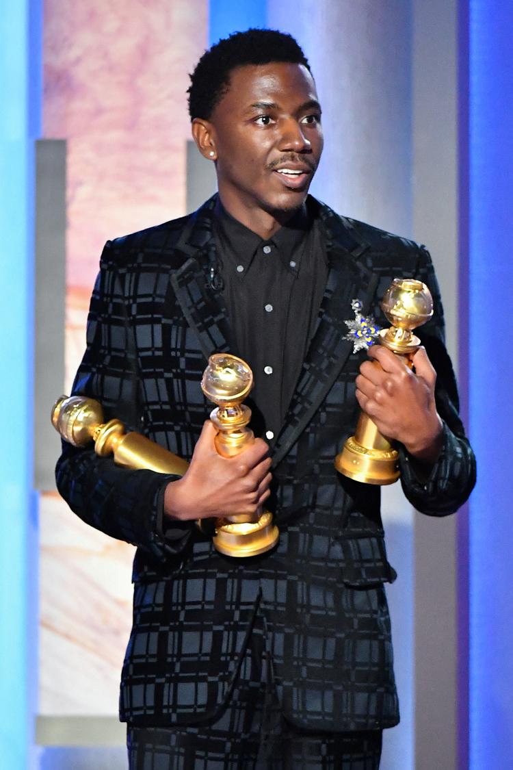 Det her var øjeblikket, hvor vært Jerrod Carmichael fortalte en yderst risikabel joke. Foto: Earl Gibson for the Hfpa/Ritzau Scanpix