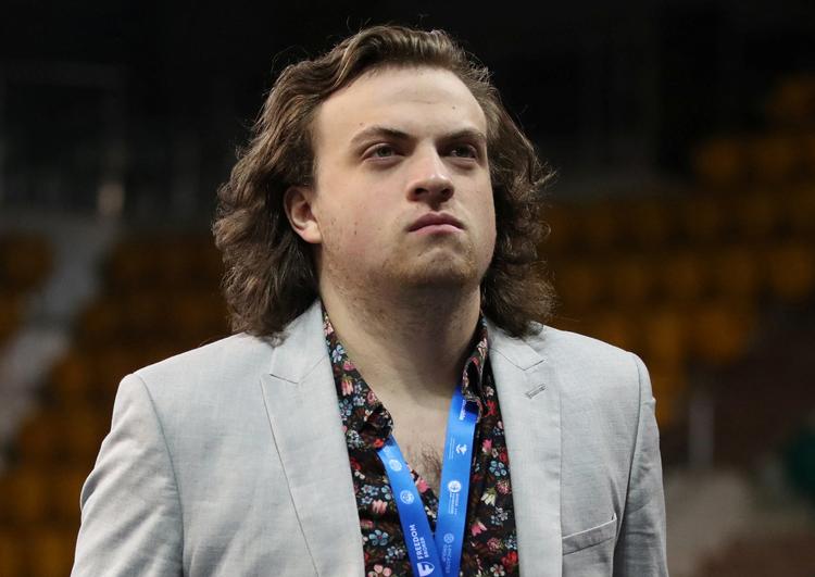 Amerikanske Hans Niemann kræver 100 millioner dollars i erstatning af norske Magnus Carlsen i striden, der har vakt stor opstandelse i skakverdenen. Foto: Pavel Mikheyev/Ritzau Scanpix