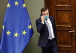 Polens justitsminister, Zbigniew Ziobro, kunne fredag konstatere, at en ændring af en omdiskuteret retsreform blev vedtaget i underhuset. Formålet med ændringen er at efterkomme krav fra EU, der indtil videre har tilbageholdt 35,4 milliarder, fordi retsreformen strider imod EU's retsprincipper. Foto: Czarek Sokolowski/Ritzau Scanpix