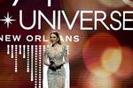 Den nye ejer af Miss Universe er transkvinden Anne Jakkaphong Jakrajutatip fra Thailand. Her ses hun holde tale, efter at vinderen af skønhedskonkurrencen blev kåret. Foto: Timothy A. Clary/AFP/Ritzau Scanpix