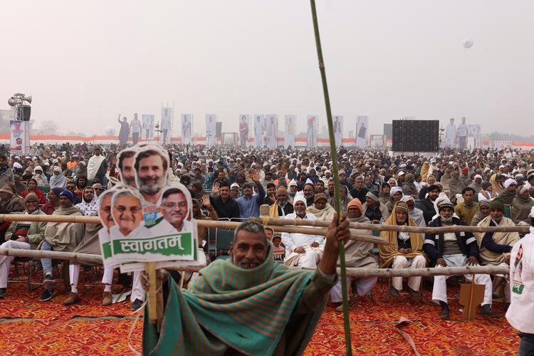 Tusinder af mennesker følger Rahul Gandhi under hans march for mangfoldighed i Indien. Han er den eneste seriøse udfordrer til premierminister Narendra Modi, som sidder solidt på magten i verdens største demokrati. Foto: Anushree Fadnavis/Ritzau Scanpix