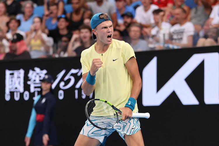 Det var første gang i karrieren, Holger Rune vandt en kamp ved Australian Open. Sidste år tabte han i 1. runde af turneringen. Holger Runes modstander i 2. runde af årets turnering er ikke fundet endnu.  Foto: Martin Keep/Ritzau Scanpix