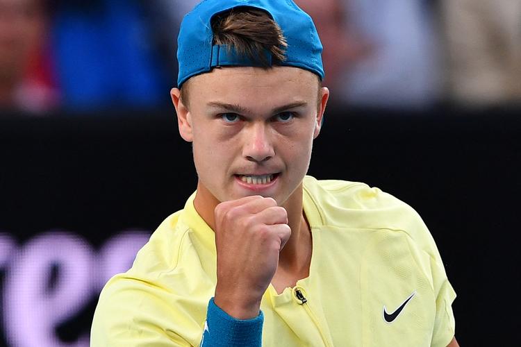 Kun ganske få gange lod Holger Rune frustration komme til overfladen under torsdagens kamp i Australian Open, hvor han det meste af tiden havde denne indstilling. Det gav pote. Foto: Paul Crock/Ritzau Scanpix