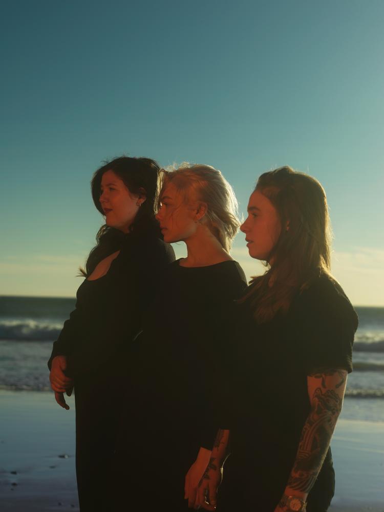 Supergruppen Boygenius består fra venstre af Lucy Dacus,  Phoebe Bridgers og Julien Baker. Pr-foto Foto: Pr-foto
