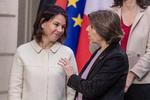 Tysklands udenrigsminister, Annalena Baerbock (tv.), i samtale med sin franske kollega, Catherine Colonna, under et møde i Paris tidligere i dag.  Foto: Pool/Ritzau Scanpix