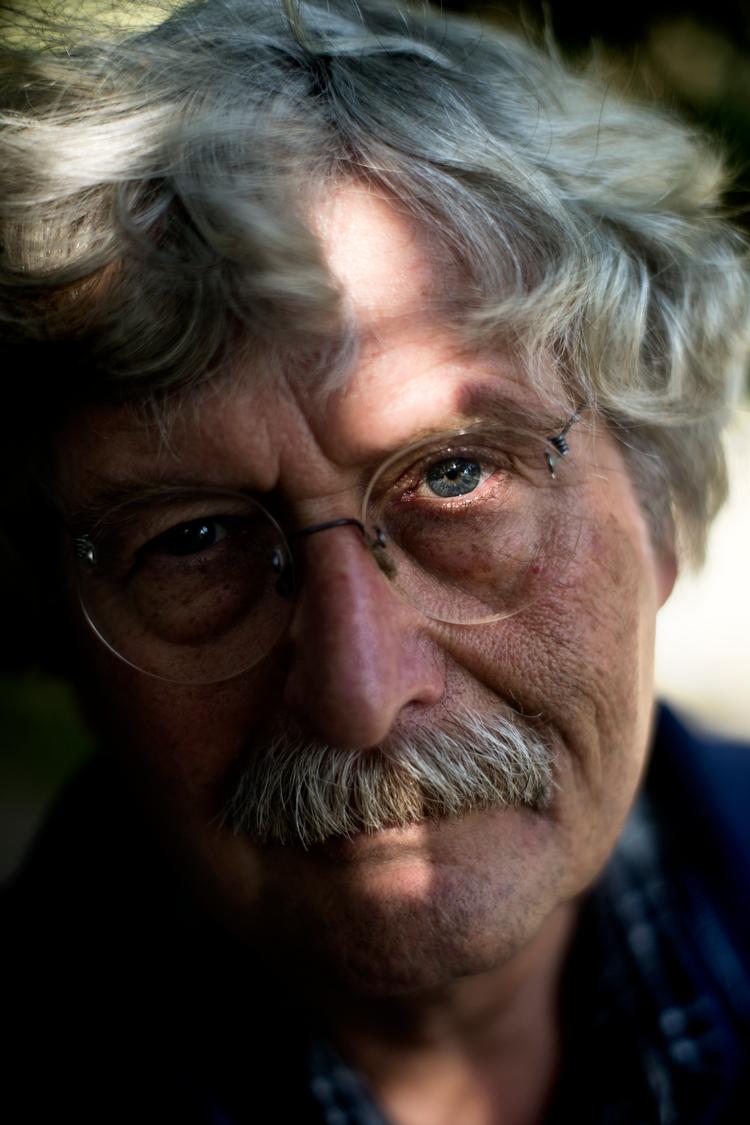 Forfatteren Arne Herløv Petersen blev i 1981 anholdt af PET, sigtet for spionage til fordel for Sovjet. Et halvt år efter modtog han et tiltalefrafald. Foto: Lars Just