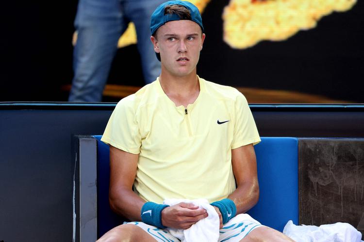 Holger Rune havde flere muligheder for at lukke kampen mod Rublev, men nu er det i stedet russeren, som skal møde den 9-foldige Australian Open-mester Novak Djokovic i kvartfinalen.  Foto: Martin Keep/Ritzau Scanpix