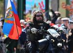     Leader of the motorcycling club "Night Wolves" Alexander Zaldostanov, nicknamed "Khirurg", takes part in a parade and the Immortal Regiment event on Victory Day, which marks the 77th anniversary of the victory over Nazi Germany in World War Two, in Kaliningrad, Russia May 9, 2022. REUTERS/Vitaly Nevar   Foto: Vitaly Nevar/Ritzau Scanpix
