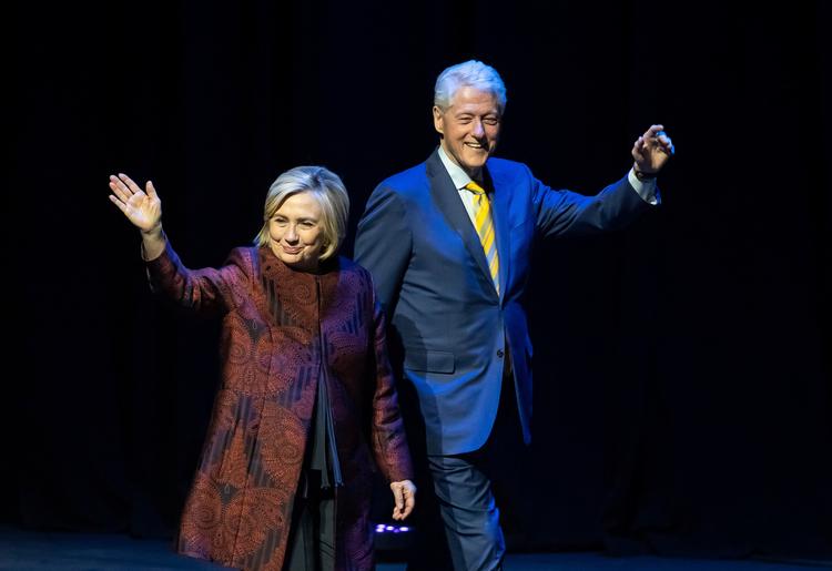 Hillary og Bill Clinton har begge udgivet thrillere sammen med andre, men analyser viser, at den ene halvdel af parret har bidraget med mere til sine bøger. Og det er ikke ekspræsidenten, kan vi afsløre. Foto: Erik Kabik Photography/ Mediapun/Ritzau Scanpix