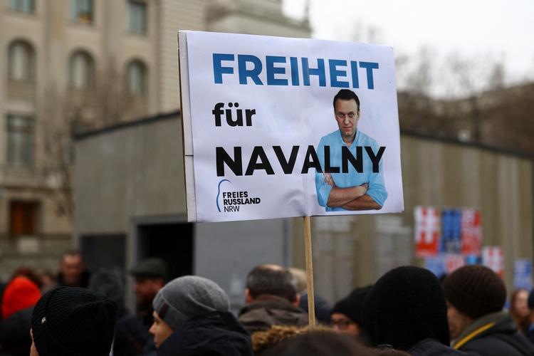 Aktivister demonstrerer foran den russiske ambassade i Berlin. Foto: Lisi Niesner/Ritzau Scanpix