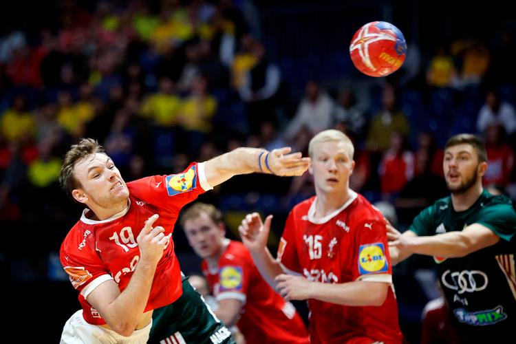 Mathias Gidsel var på ny i særklasse på det danske hold. Bagspilleren leverede 9 scoringer og er nu et oplagt bud på en kommende VM-topscorer. Gidsel har scoret 49 mål i de første 7 kampe.   Foto: Jens Dresling