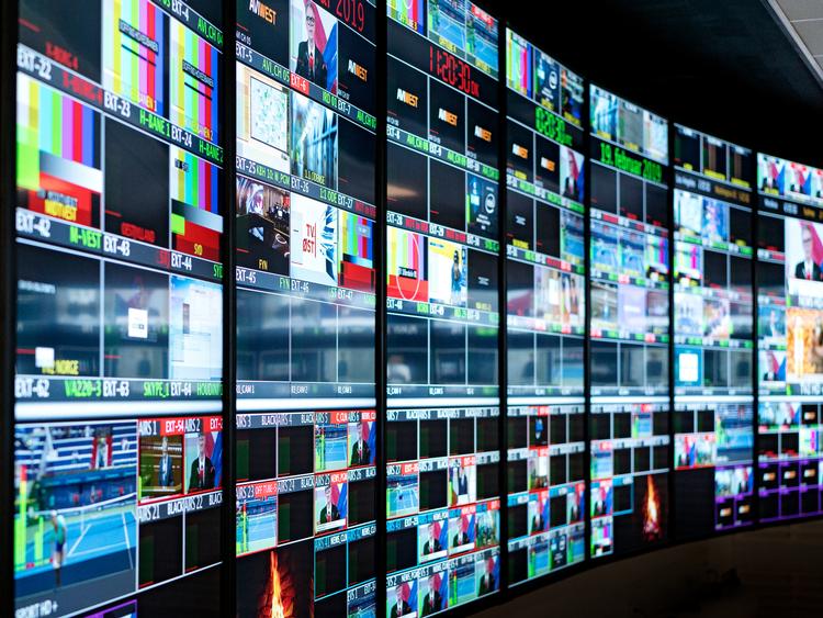 
TV 2 Play appellerer sine abonnenter om ikke at dele deres abonnement med nogen, der ikke bor på samme adresse.. Gratister koster TV 2 et trecifret millionbeløb om året. Foto: TV 2 DANMARK © (copyright TV 2)