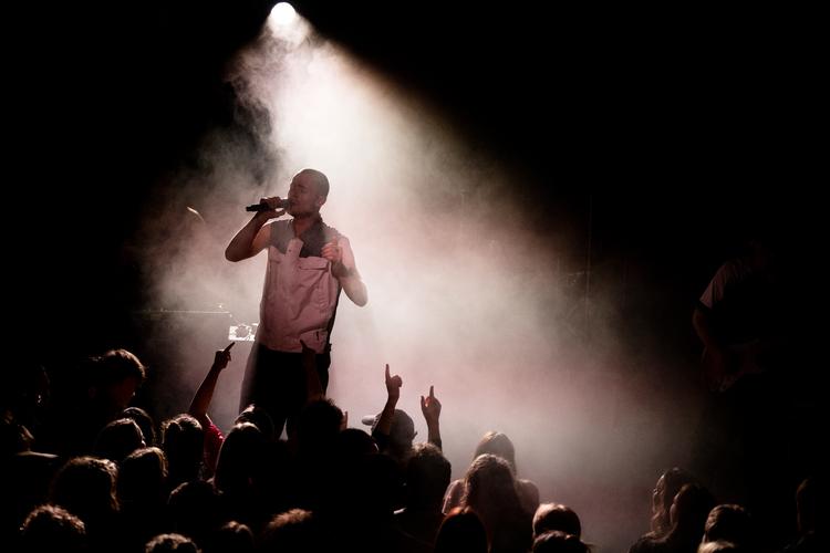 Bandet Kind mod Kind under deres koncert til Vegas Udvalgte.    Foto: Thomas Borberg