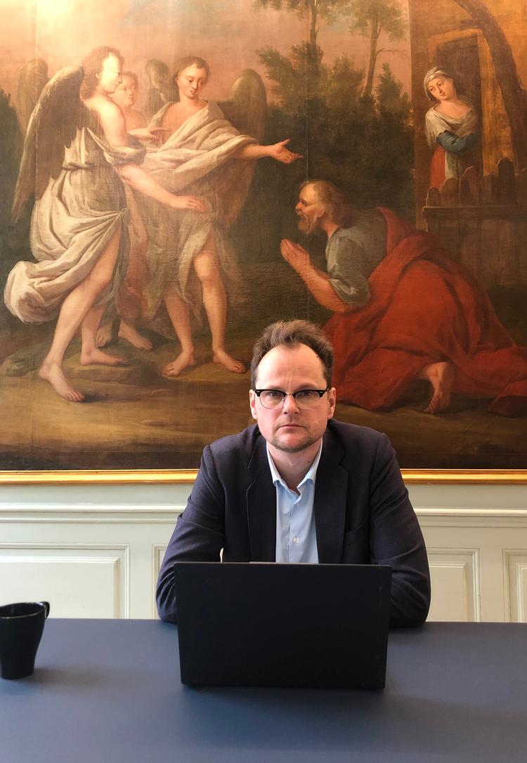 Morten Visby oversætter bøger fra fire sprog til dansk. Men i perioder tager arbejdet som formand for Dansk Forfatterforening det meste af hans tid. Foto: Sine Löfström