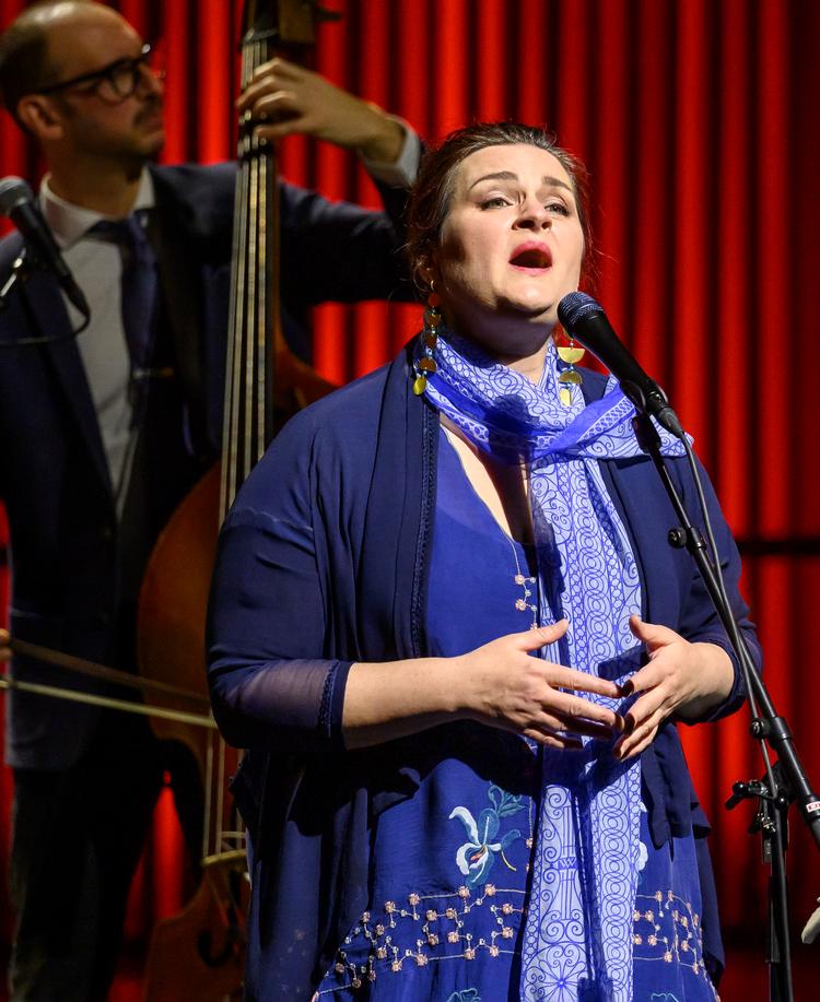     Madeleine Peyroux var dygtig og sang smuk med inspiration fra Billie Holiday, men det var en lidt tam affære.  Foto: Torben Christensen/Ritzau Scanpix