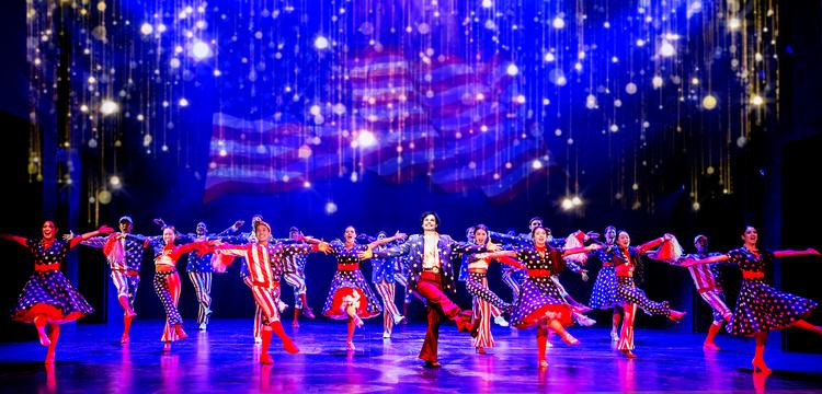 Showsstopperen 'The American Dream' er fremragende flot med Kim Hammelsvang i centrum. Foto: Gudmund Thai