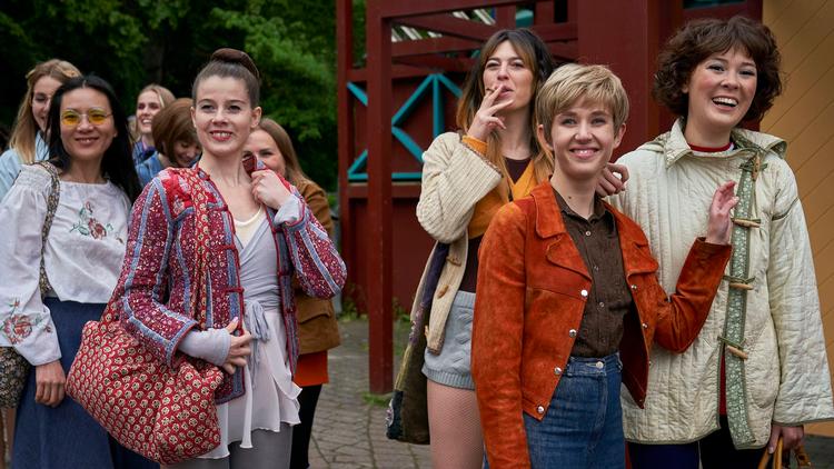 TV 2 er en af de streamingtjenester, som nu skal bidrage med et større millionbeløb til dansk film og andet public service-indhold. I foråret har den statsejede tv-station haft succes med serien 'Dansegarderoben', der både har  haft gode seertal og høstet roser hos anmelderne.  Foto: Tine Harden, TV 2