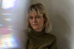 Verdenerne på den ene og anden side af huden ligner hinanden i Mette Zingenbergs roman: kolonier af organismer og ting holdt sammen af lag på lag og gennemstrømmet af drømme.  Foto: Sarah Marie Winther
