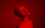 Kelela er – ligesom et godt mixtape – fuld af modsætninger. Hun er afrikaner, men opvokset i Amerika, og hendes musik lyder mere britisk end amerikansk. Hendes navn stammer fra det etiopiske sprog amharic, som er et ud af de 93 sprog, der tales i Etiopien. Foto: Justin French