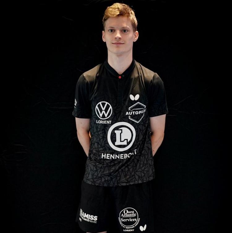 Fem år i træk har Anders Lind vundet singlerækken ved DM, hvor han sætter en ære i at stille op for at vise sig frem som et forbillede for de yngre spillere. 