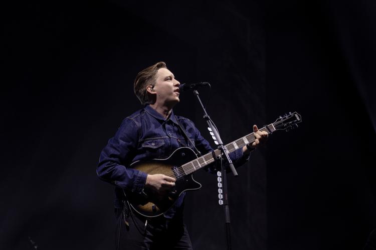 Engelske George Ezra imponerede ikke Politikens anmelder i Royal Arena.   Foto: Hannah Aurora Almstrup