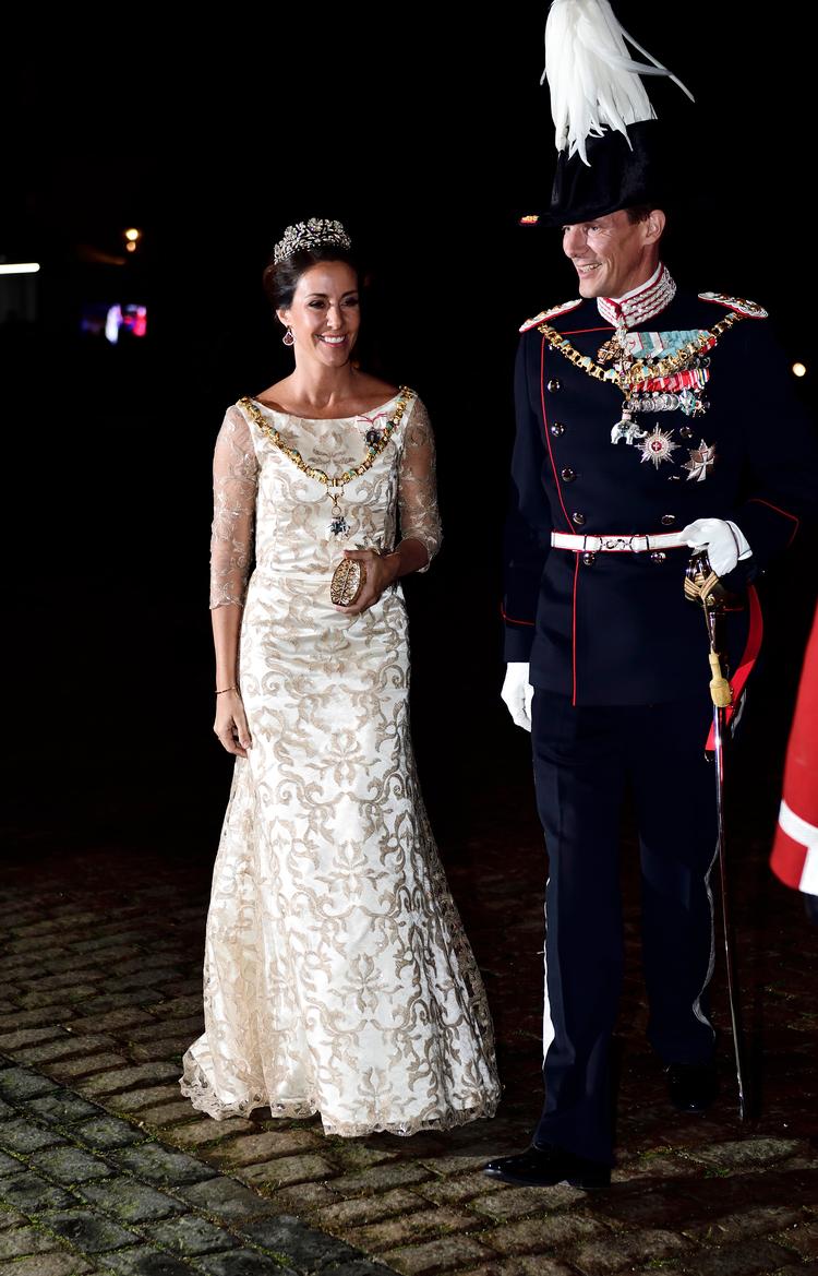 Operette med sovsekande. Prins Joachim og prinsesse Marie til dronningens nytårskur på Amalienborg. Arkivfoto Tariq Mikkel Khan