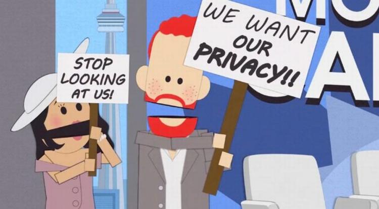 Billede fra scenen, hvor den canadiske prins og hans kone gæster et talkshow og tydeligt parodierer Meghan og prins Harry. Foto: Comedy Central 