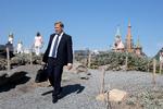 Der er penge nok i Moskva. Men ude i Ruslands vidtstrakte egne er der langt mellem velhaverne. At russerne ikke gør op med uligheden i deres samfund er der gode grunde til, vurderer dansk ekspert. Foto: Finn Frandsen
