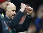 Erik ten Hag, der ikke er kendt som den store smiler, har for alvor skabt succes for Manchester United, og hollænderen betegner sejren over Barcelona i Europa League som endnu et skridt i den rigtige retning.   Foto: Carl Recine/Ritzau Scanpix