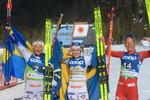 Ebba Karlsson (i midten) vandt guld i skiathlon foran landsmanden Frida Karlsson (tv.) og norske Astrid Øyre Slind. Foto: Borut Zivulovic/Ritzau Scanpix