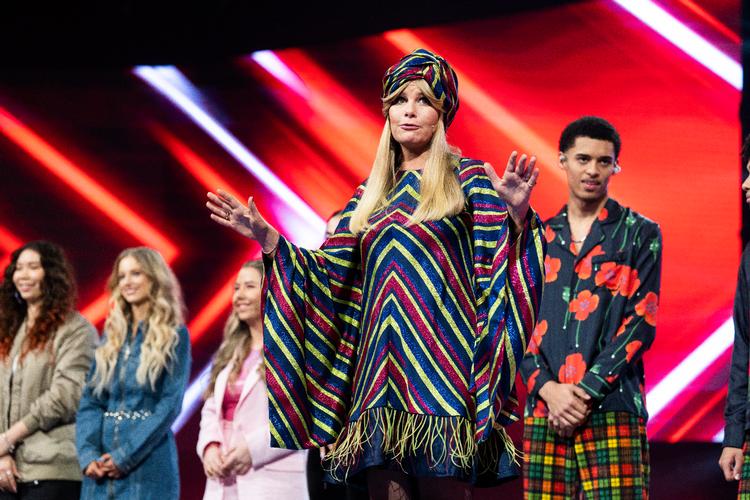 Sofie Linde ses her under det første  liveshow i den nye sæson af 'X Factor'. Foto: Martin Sylvest/Ritzau Scanpix