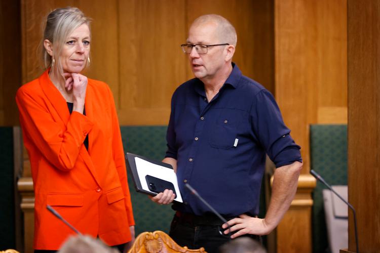 Enhedslistens Peder Hvelplund ser det som et udtryk for en prioritering, at miljøministeren holdes hjemme i Danmark.. (arkivfoto) Foto: Jens Dresling