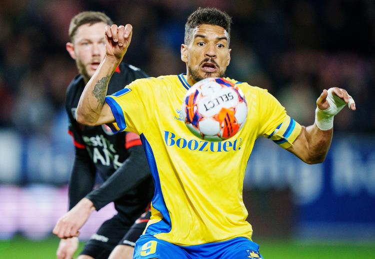 Ohi Omoijuanfo blev matchvinder for Brøndby efter en lille times spil.  Foto: Bo Amstrup/Ritzau Scanpix