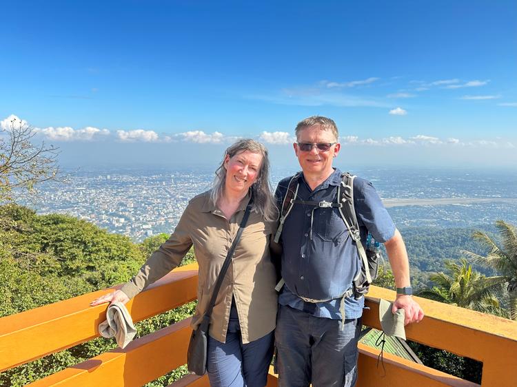 Den 31. december rejste Sanne og Claus Nørgaard fra Danmark. Første stop var her i Chiang Mai, Thailand.  Foto: Privat