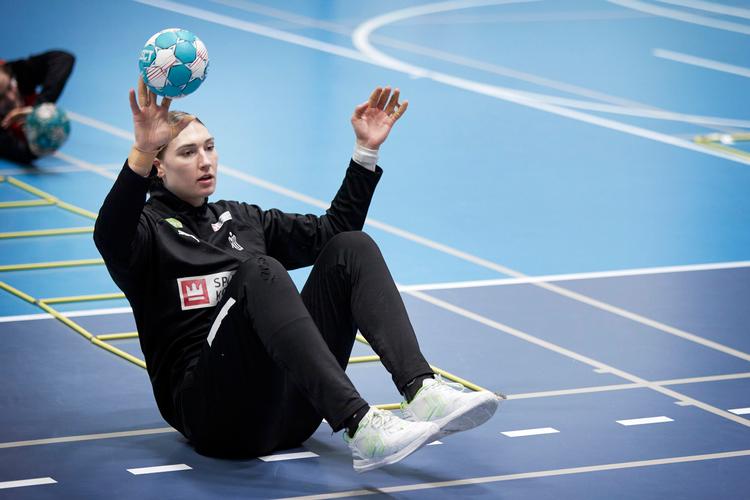 Line Haugsted er efter en lang skadespause tilbage på banen, og hun er i disse dage hjemme til samling med landsholdet, som forbereder sig til VM i december med to kampe mod Sverige. Foto: Jens Dresling